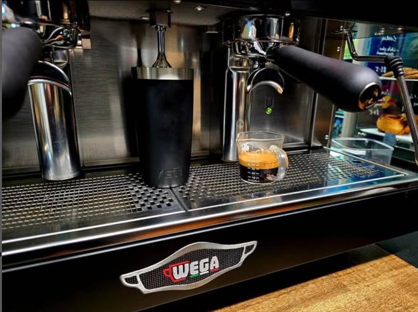 [KHUYẾN MÃI LỚN NHẤT 2025] – Combo Wega Pegaso 1 group và Eureka Zenith 65M